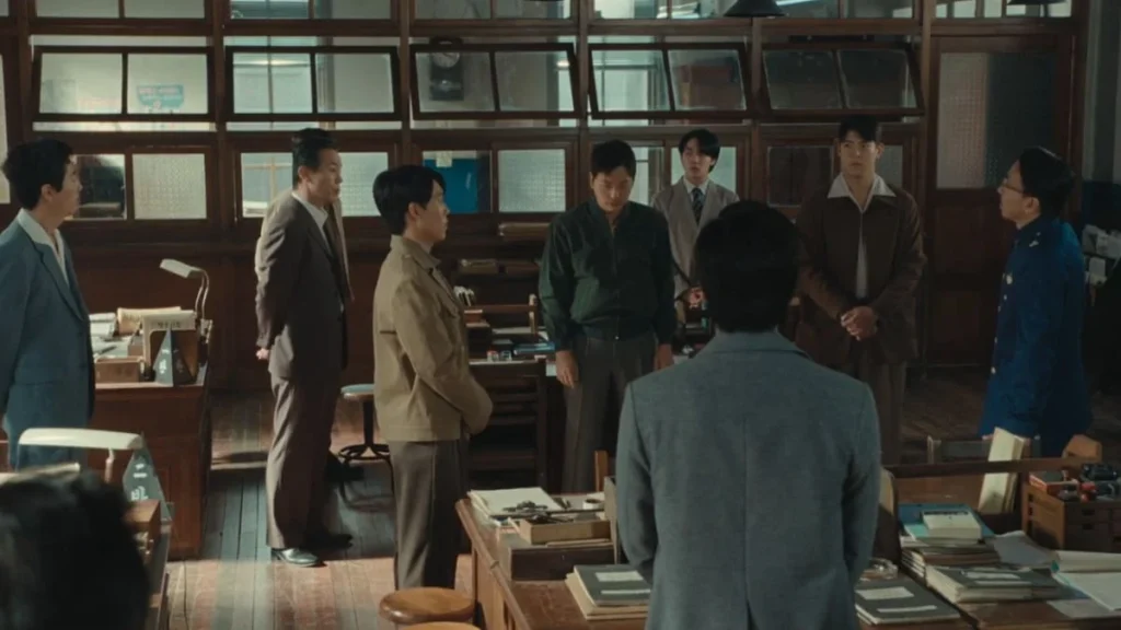 Chief Detective 1958 episode 3 ending: Lee Je-Hoon disguises as one of the robbers